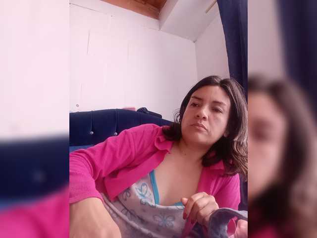 Princessbella93 live cam on BongaCams