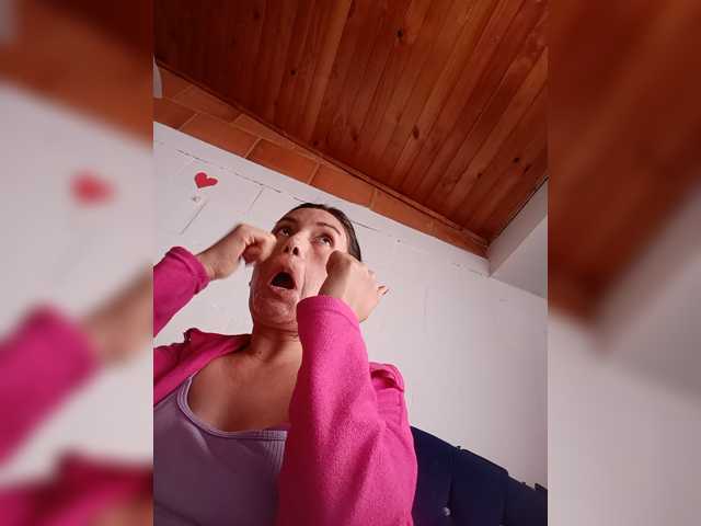 Princessbella93 live cam on BongaCams