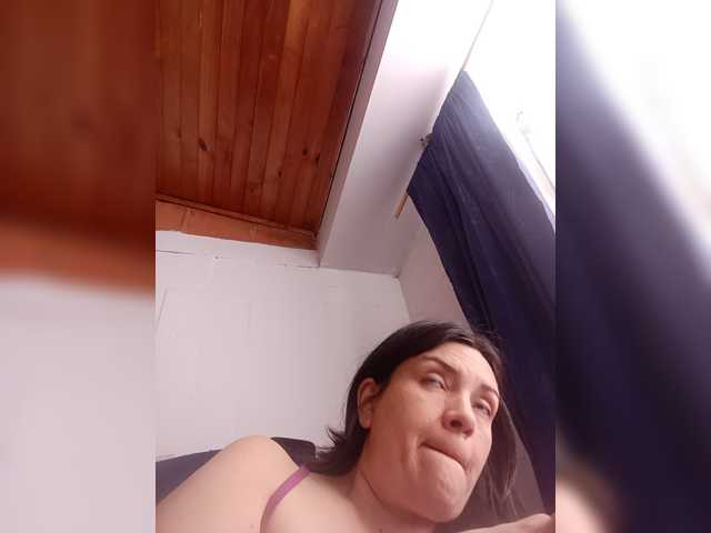 Princessbella93 live cam on BongaCams