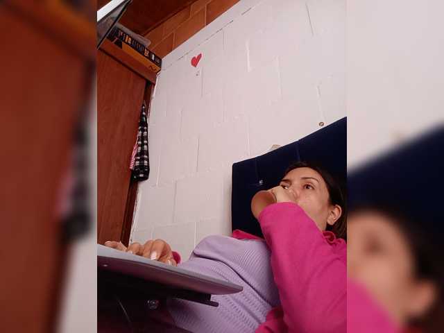 Princessbella93 live cam on BongaCams