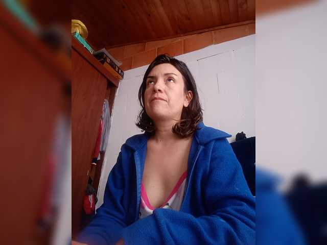 Princessbella93 live cam on BongaCams