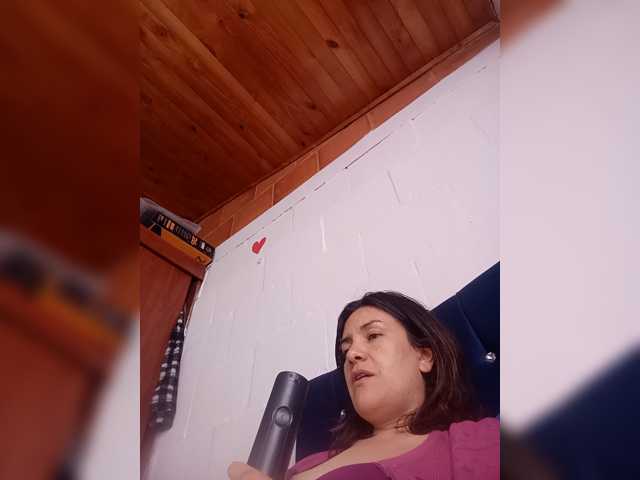 Princessbella93 live cam on BongaCams
