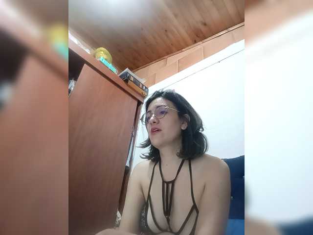 Princessbella93 live cam on BongaCams