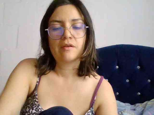 Princessbella93 webcam