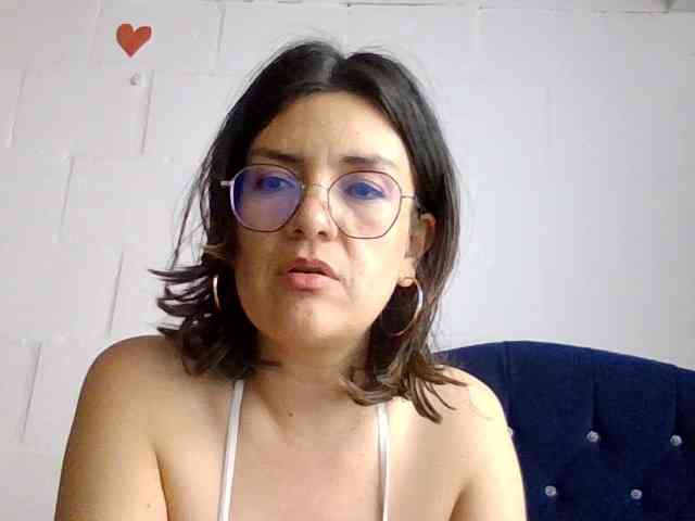 Princessbella93 webcam
