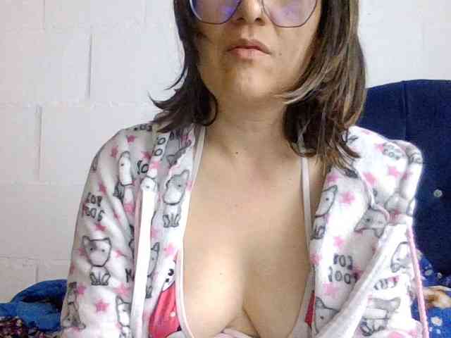 Princessbella93 webcam