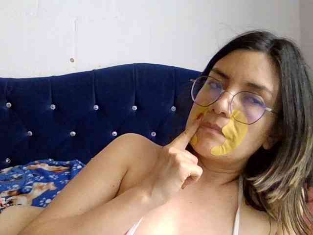 Princessbella93 webcam