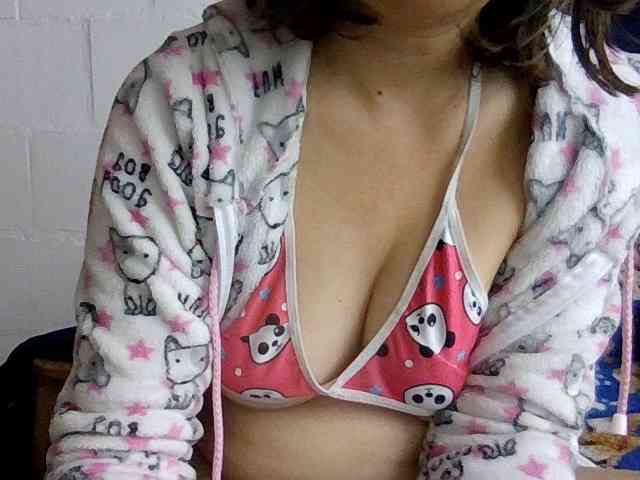 Princessbella93 webcam
