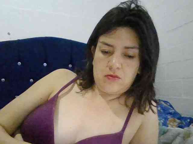 Princessbella93 webcam
