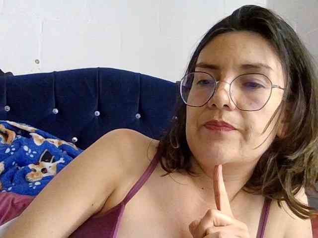 princessbella93's live room