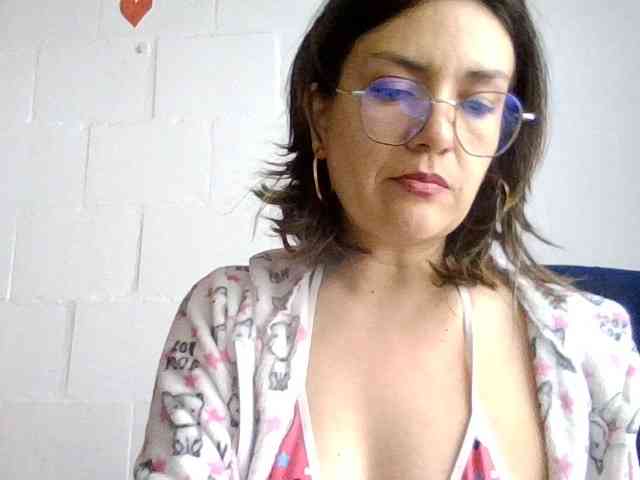 Princessbella93 webcam