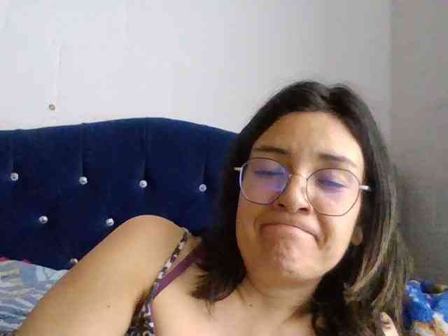 Princessbella93 webcam