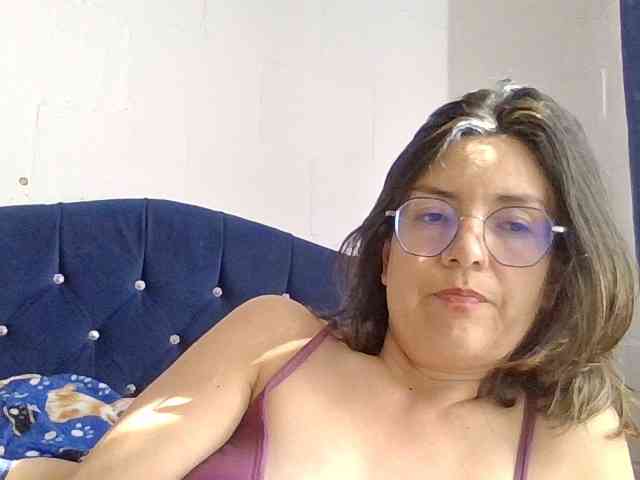 Princessbella93 webcam