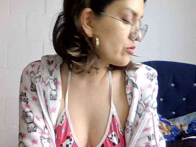 Princessbella93 webcam