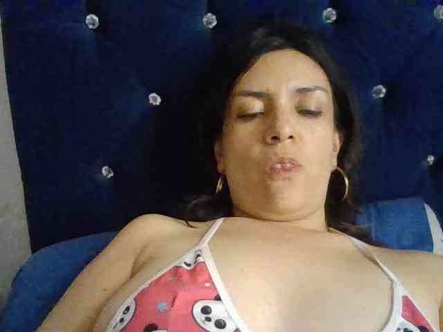 Princessbella93 webcam