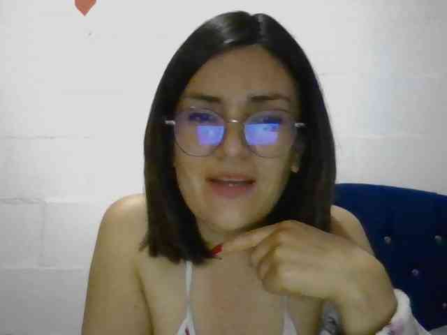 Princessbella93 webcam