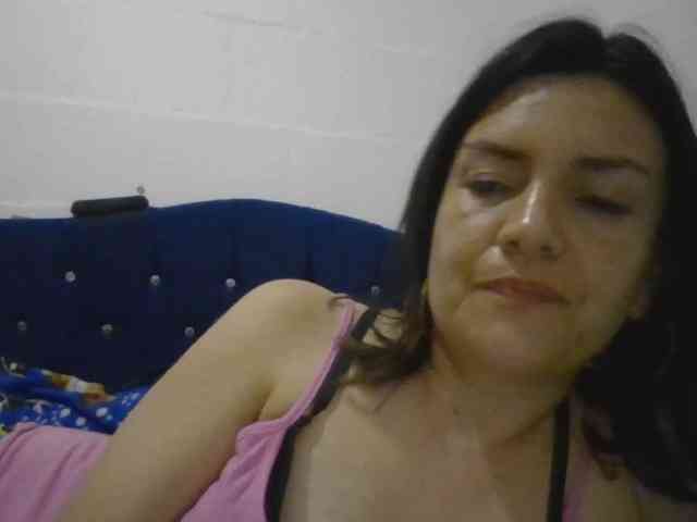 Princessbella93 webcam
