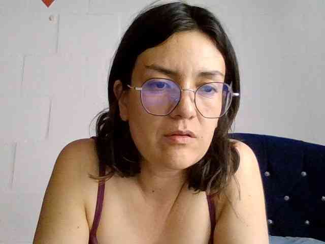 princessbella93's live room