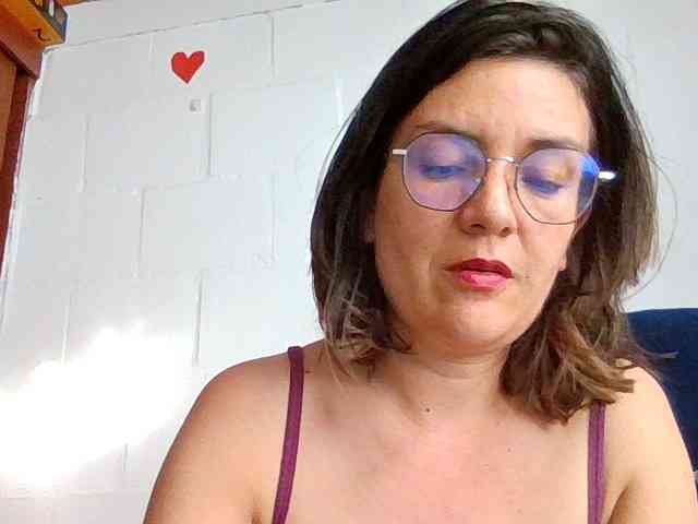 Princessbella93 webcam
