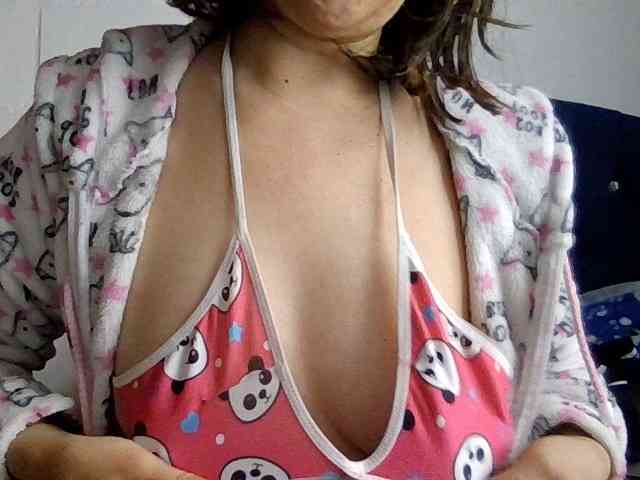 Princessbella93 webcam