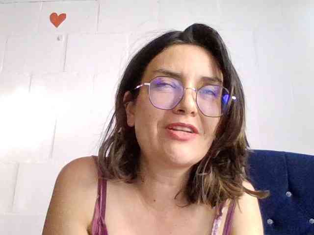 Princessbella93 webcam