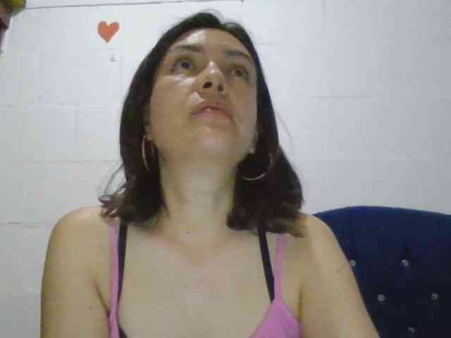 Princessbella93 webcam