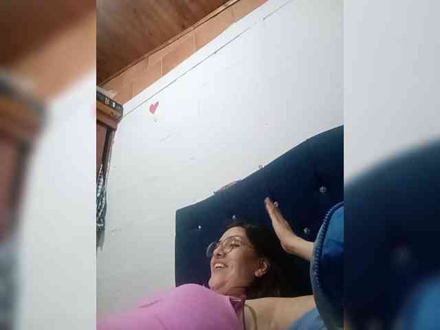 Princessbella93 webcam