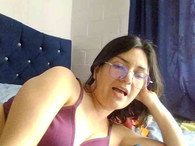 Princessbella93 webcam