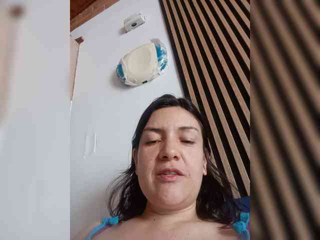 princessbella93's live room