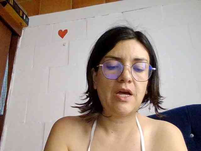 Princessbella93 webcam