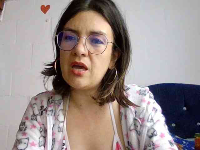 Princessbella93 webcam