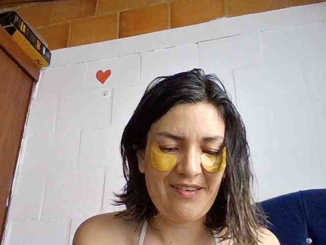 Princessbella93 webcam