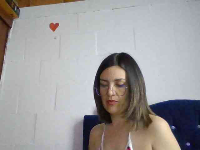 Princessbella93 webcam