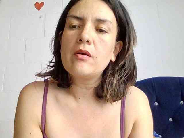Princessbella93 webcam