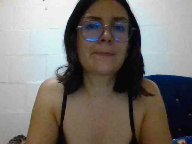 Princessbella93 webcam