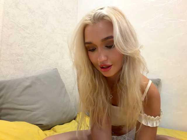 GloriaMurchik live cam preview
