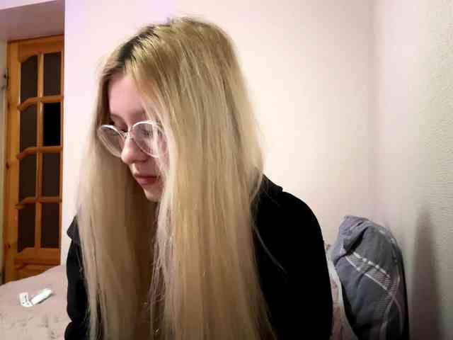 CharlotteMurchik webcam
