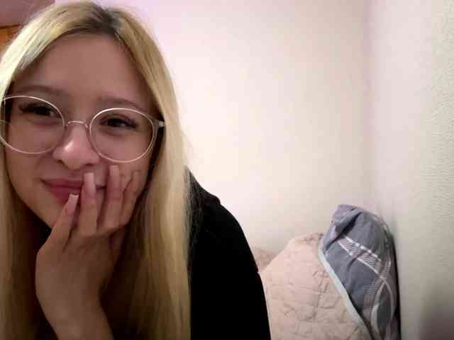 CharlotteMurchik webcam