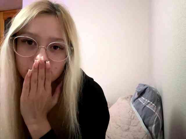 CharlotteMurchik webcam