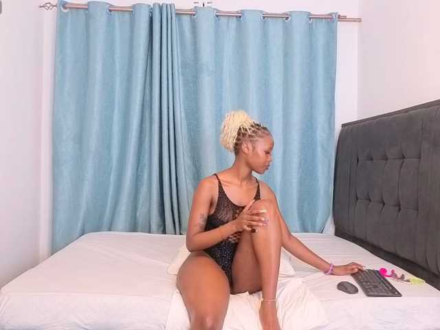 Sexxxy-Love live cam on BongaCams
