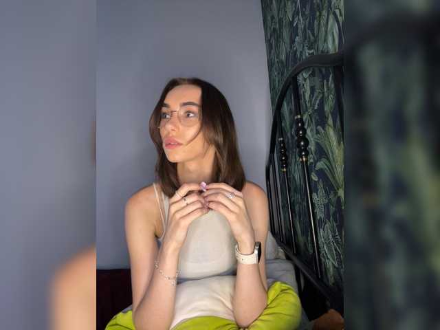 LolaQueena live cam on BongaCams