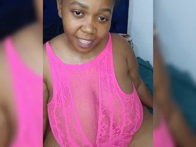 CurvyAmara24