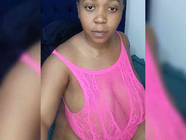 CurvyAmara24