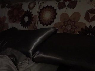 Warm-nuan Porn Show