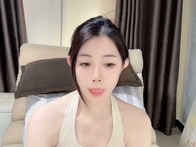 Warm-nuan live cam on BongaCams