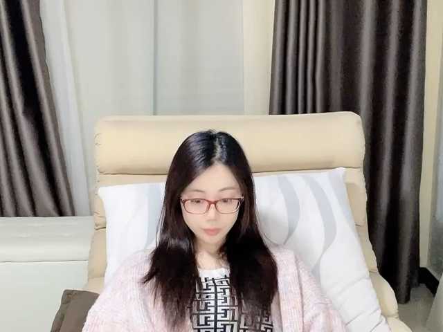 Warm-nuan live cam on BongaCams