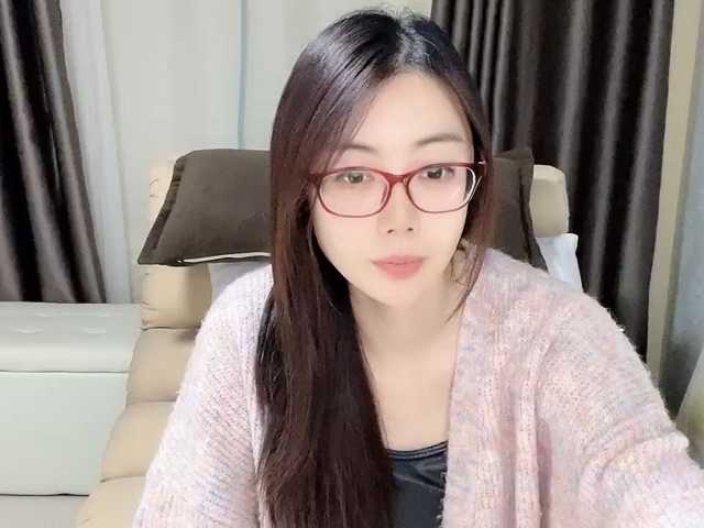 Warm-nuan live cam on BongaCams