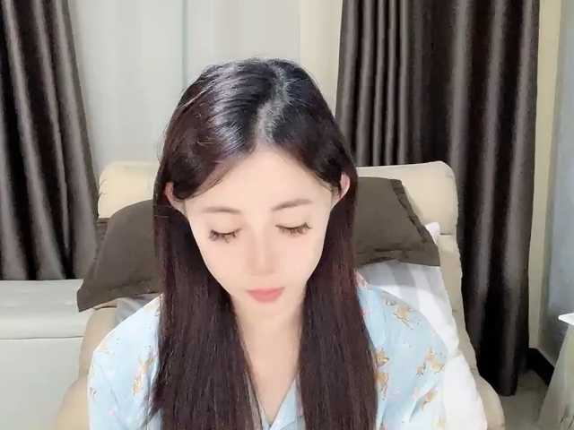 Warm-nuan live cam on BongaCams