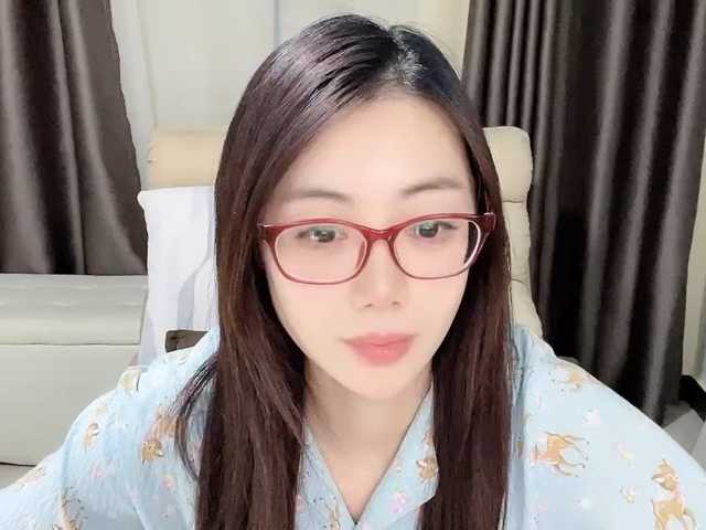 Warm-nuan live cam on BongaCams
