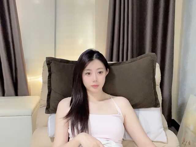 Warm-nuan live cam on BongaCams